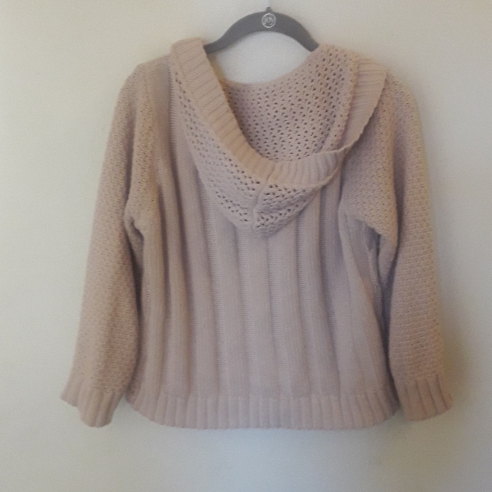 Sweater - Picture 6 of 8